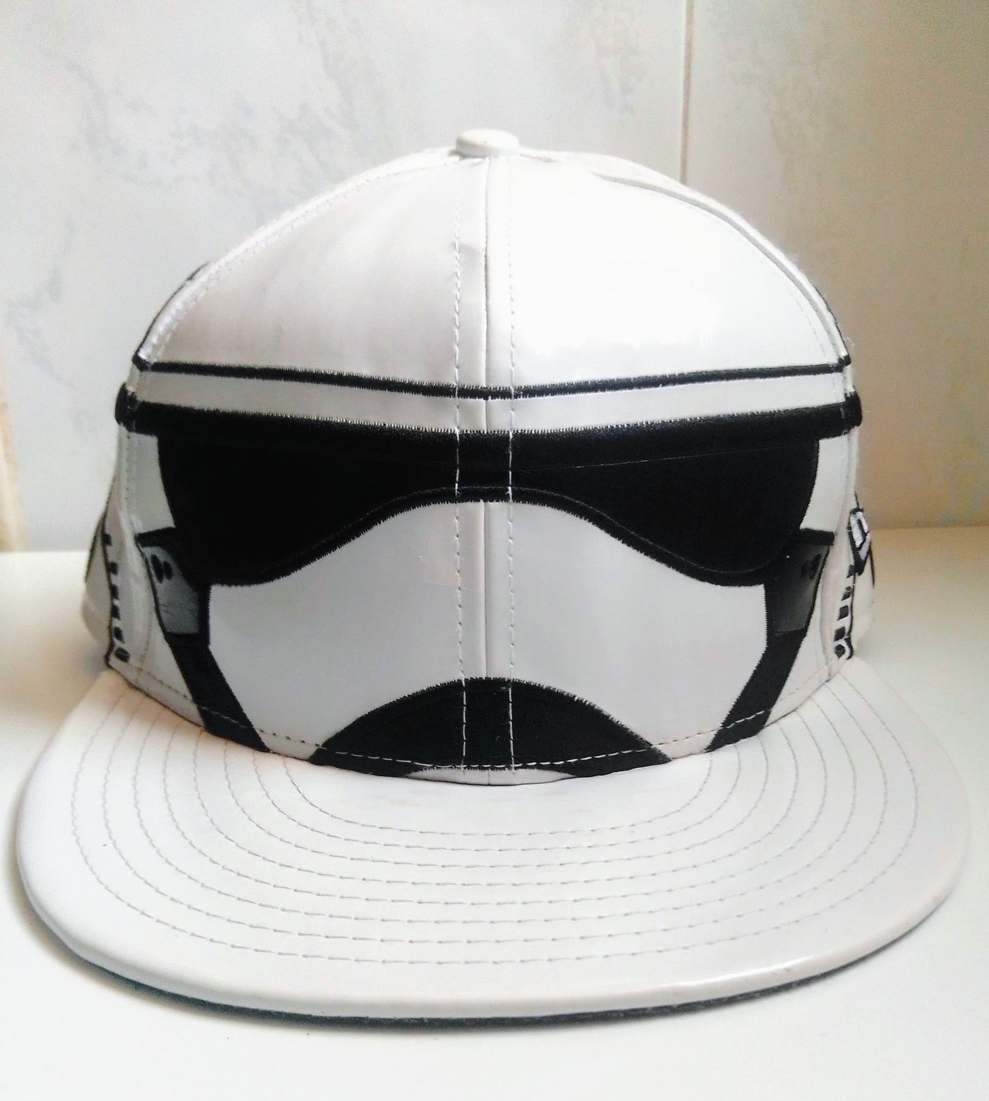 Boné New Era Star Wars Stormtrooper Edição de colecionador.