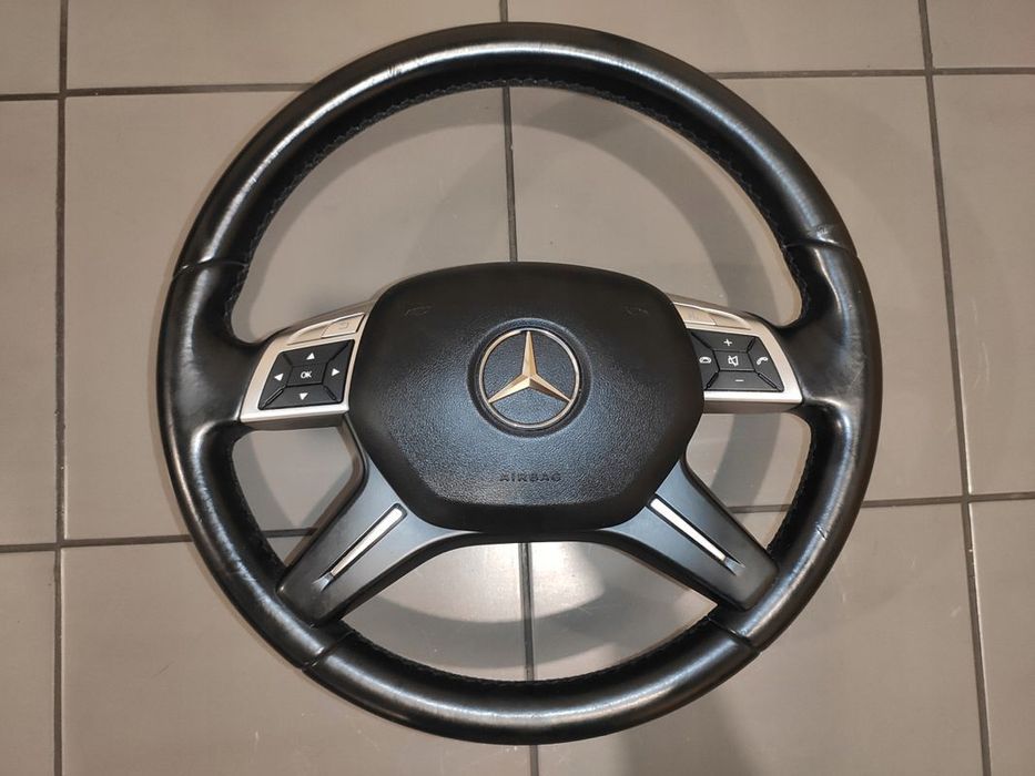 MERCEDES C-KLASA W204 LIFT KIEROWNICA MULTIFUNKCJA SKÓRA ŁADNA