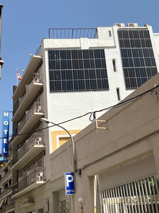 Продаж сонячних станцій та обладнання