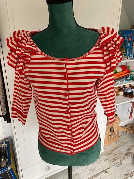 h&m sweter bufki falbanki marynarki rozpinany odkryte ramiona w paski