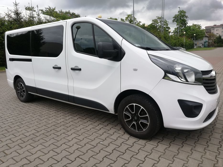 Przewóz osób, transfery na lotniska, obsługa imprez okolicznościowych