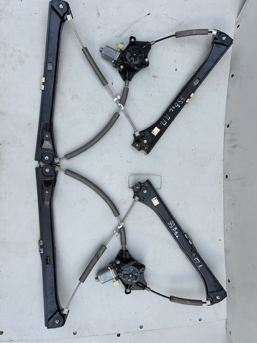 Склопідйомник Skoda SuperB 3