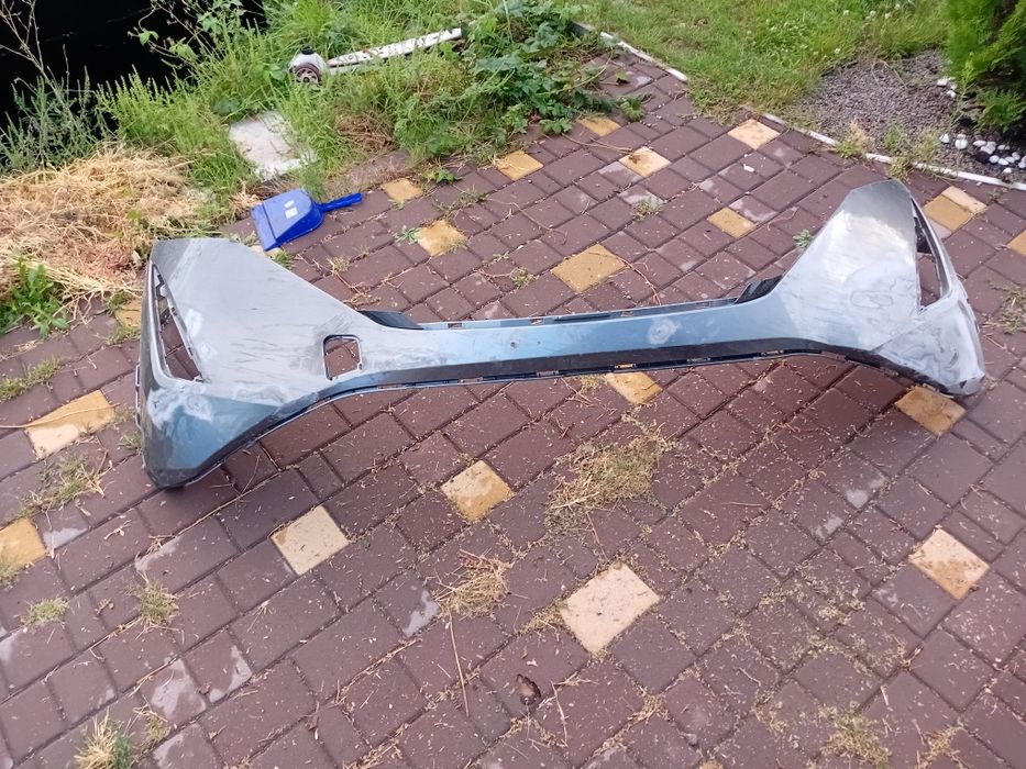 Бампер  nissan ariya.