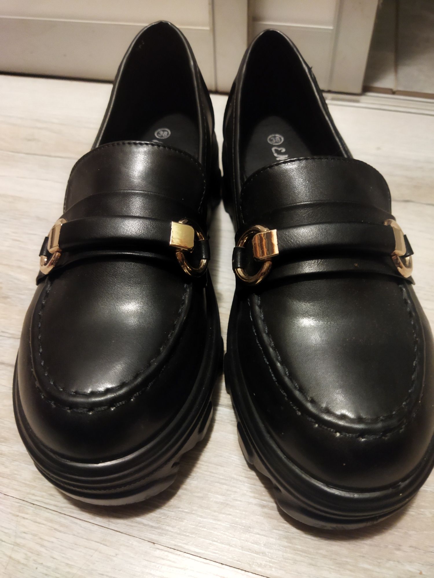 Nowe buciki rozmiar 38