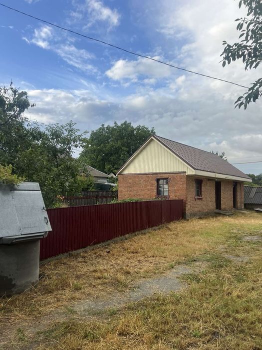 Продам будинок в селі Ольшаниця Білоцерківського району.