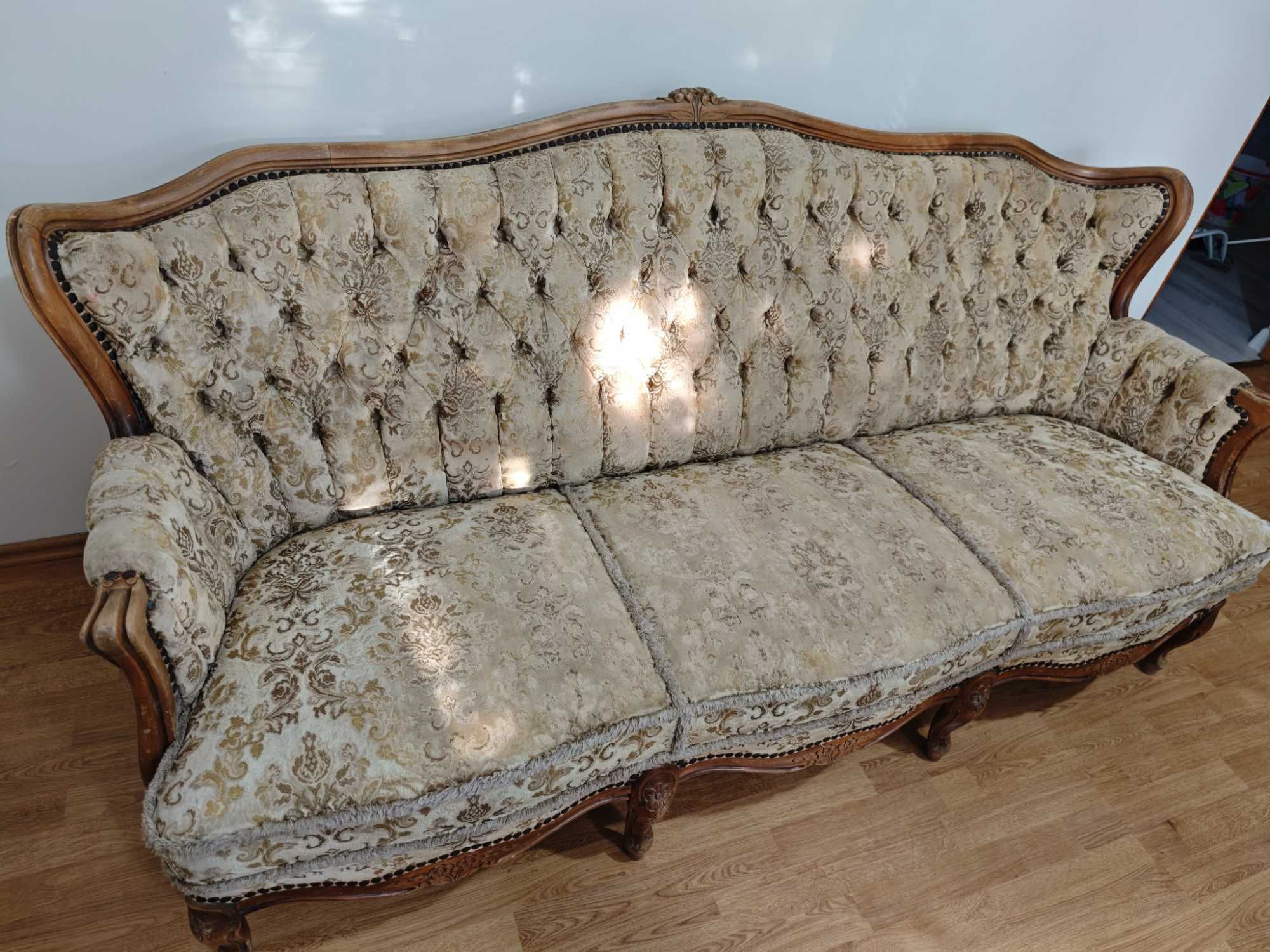 Sofa w stylu Ludwikowskim