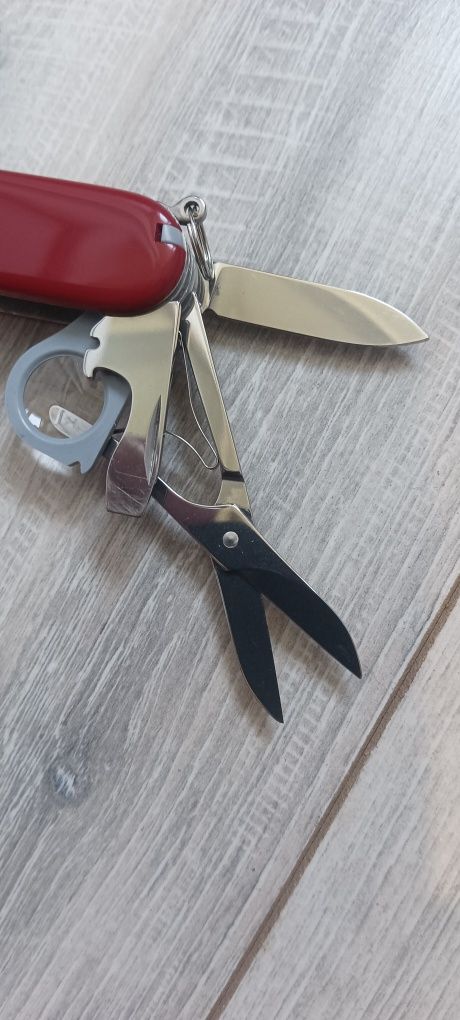 Victorinox експловер флешка 4гб