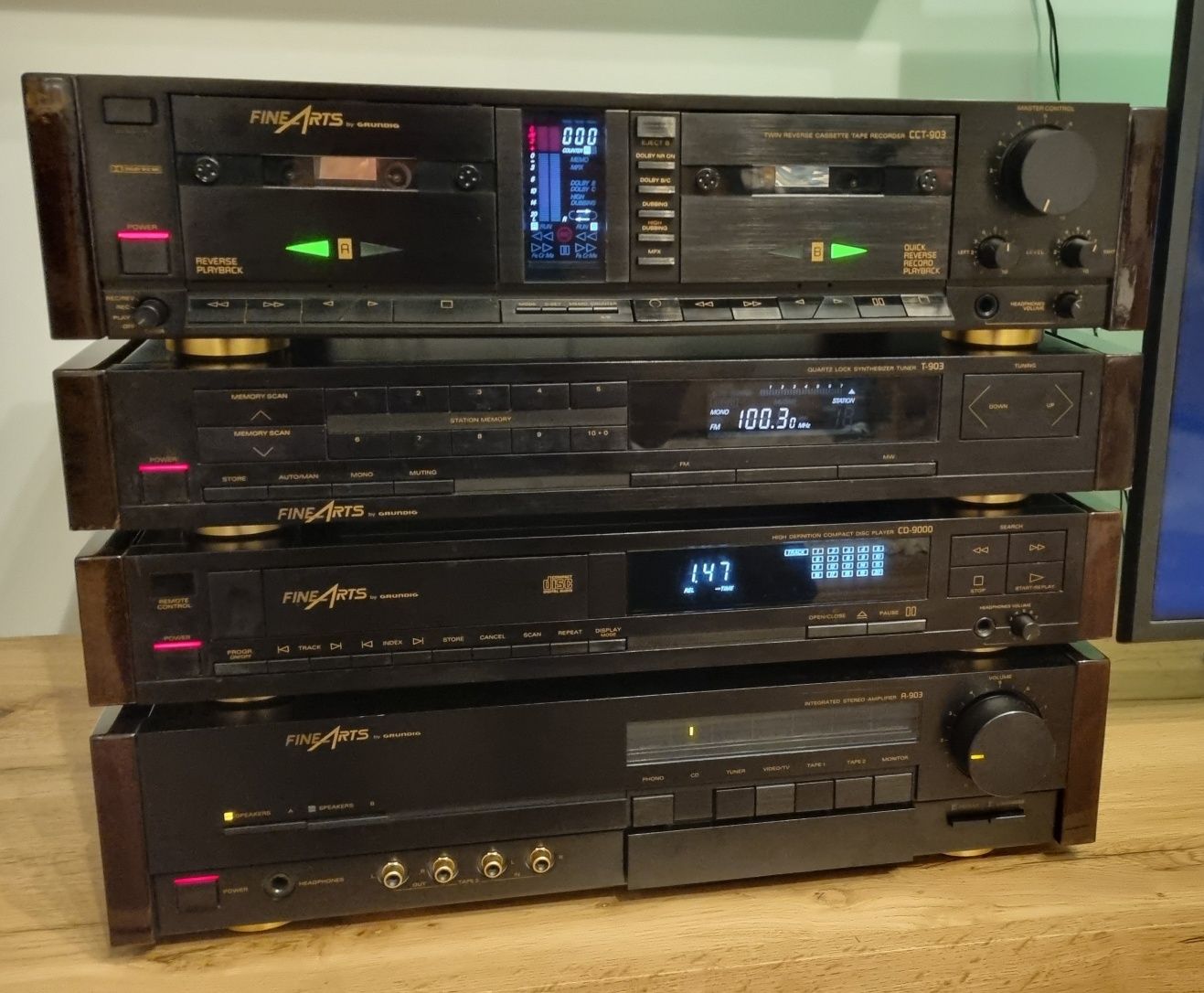 Grundig Fine Arts Wzmacniacz Tuner Odtwarzacz CD Magnetofon Kaseta