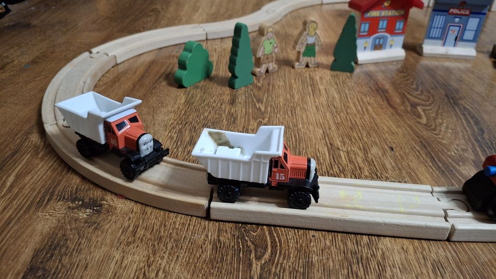 Tory drewniane IKEA Tesco