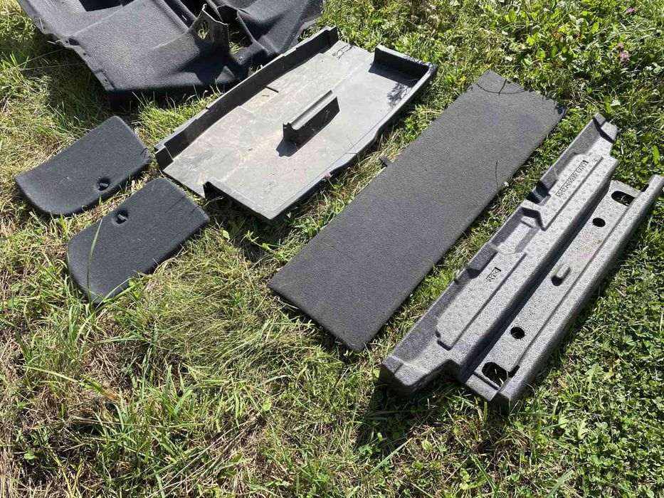 Полный комплект пластика в багажник тойота авенсис т25 универсал 03-09