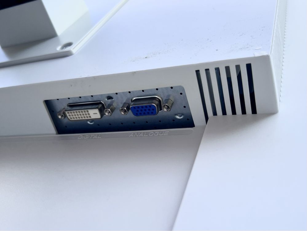 УЦІНКА!/Монітор Fujitsu B22W-5/22" (1680x1050)/LED/TN/16:10/60Гц