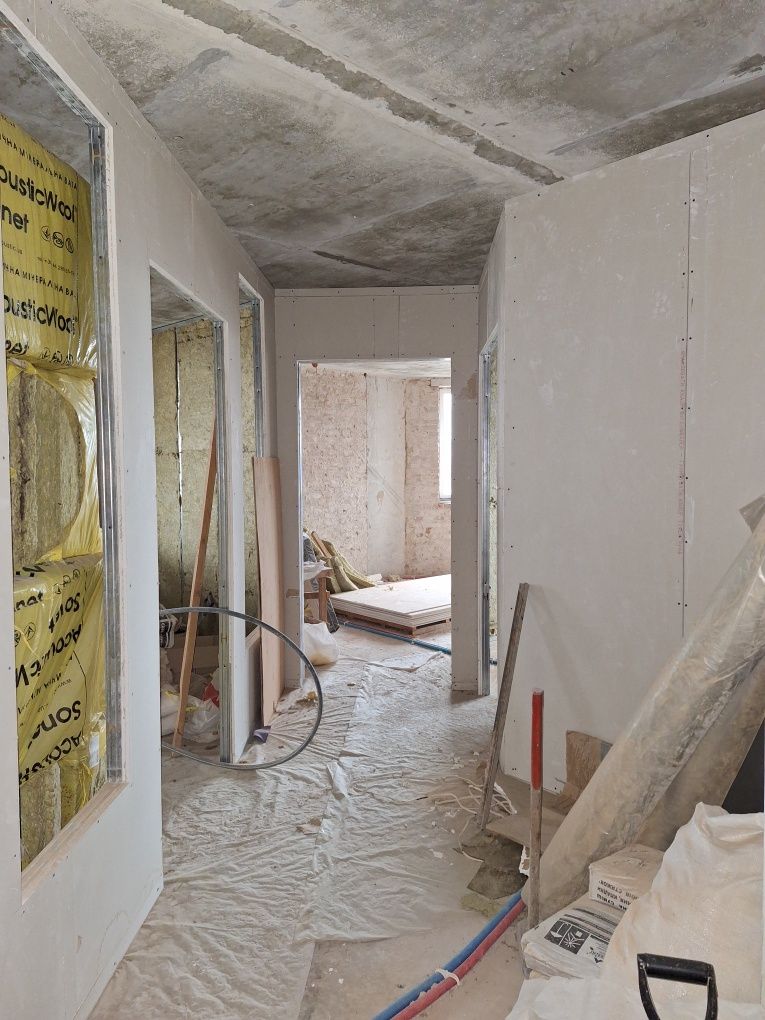 Продам  3 кімнатну квартиру вул. Левицкого