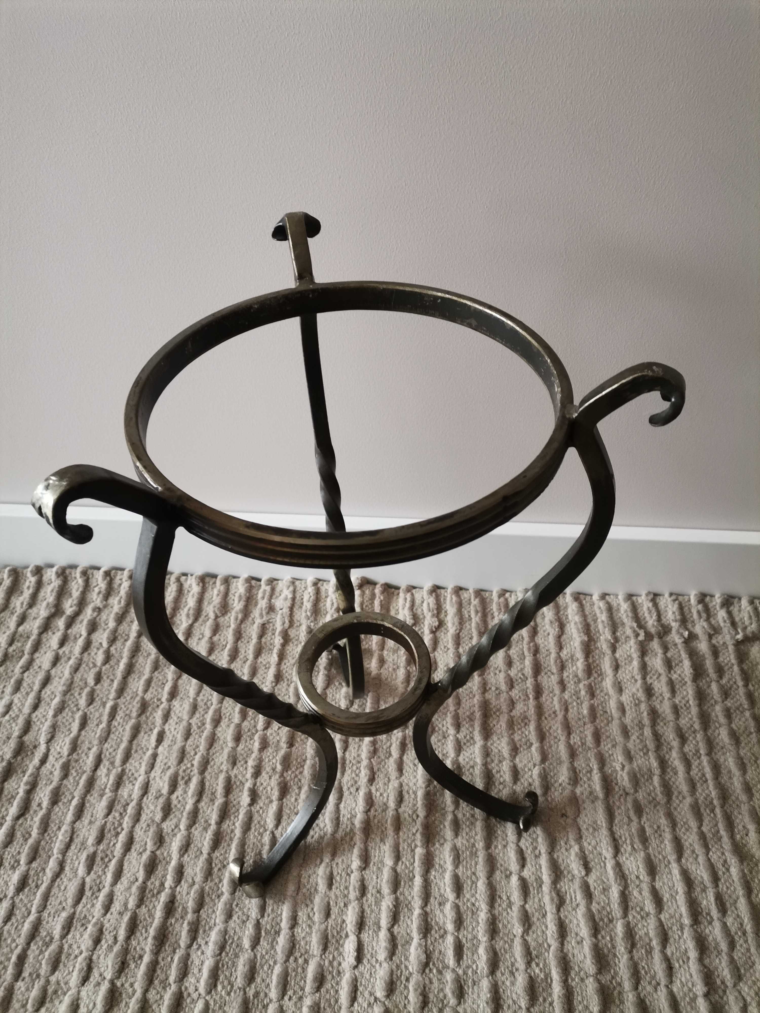 Piękny kuty kwietnik-wysokość 45 cm-metaloplastyka