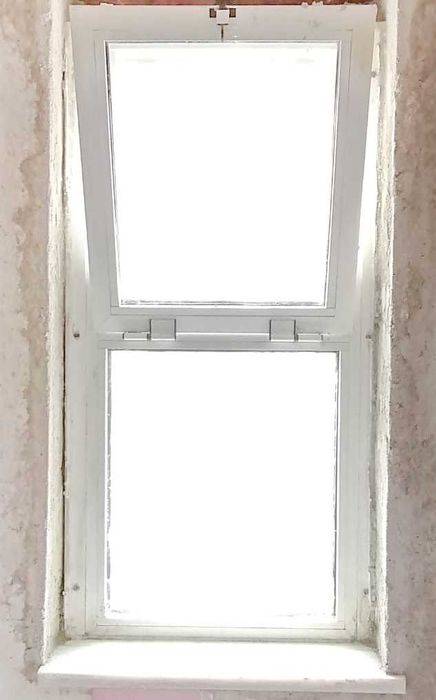 Janelas de abrir em sacada, de alumínio com vidro duplo