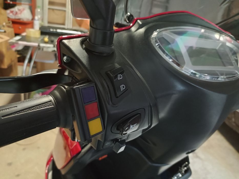 Срочно большой Электро скутер Maxxter NEOS II