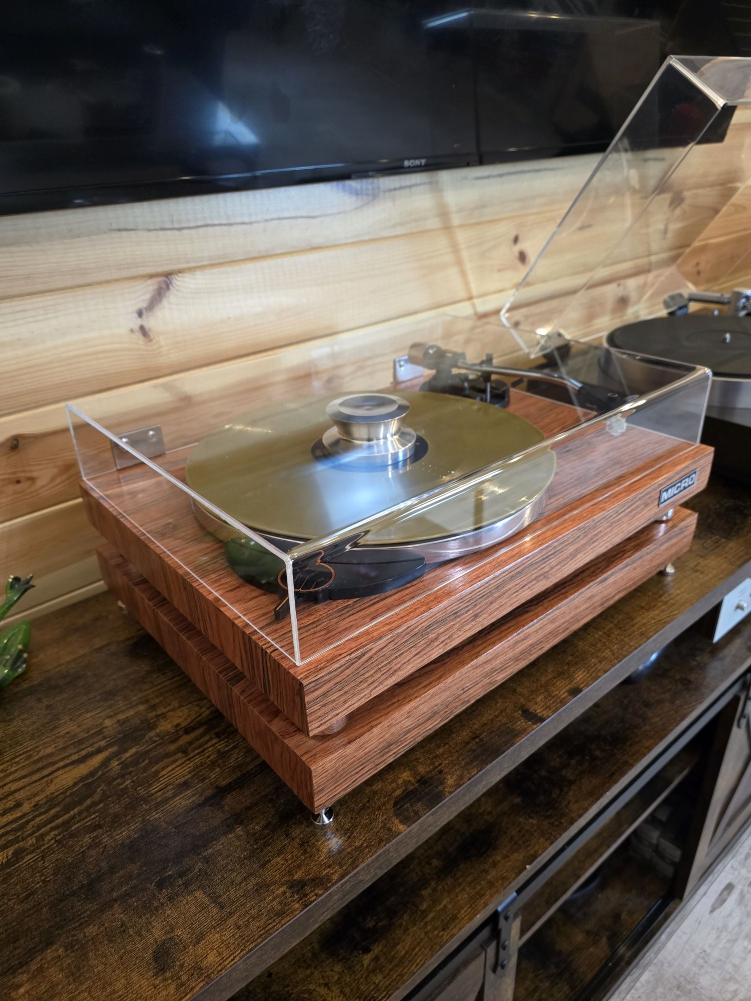 Gramofon Micro Seiki