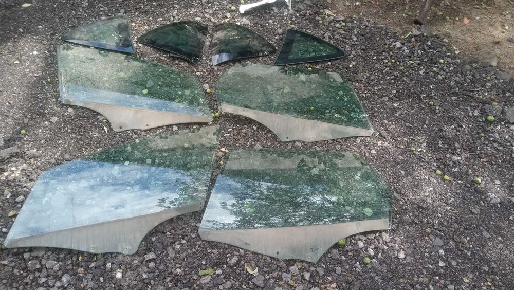 Скло Пежо 407 Peugeot 407 SW