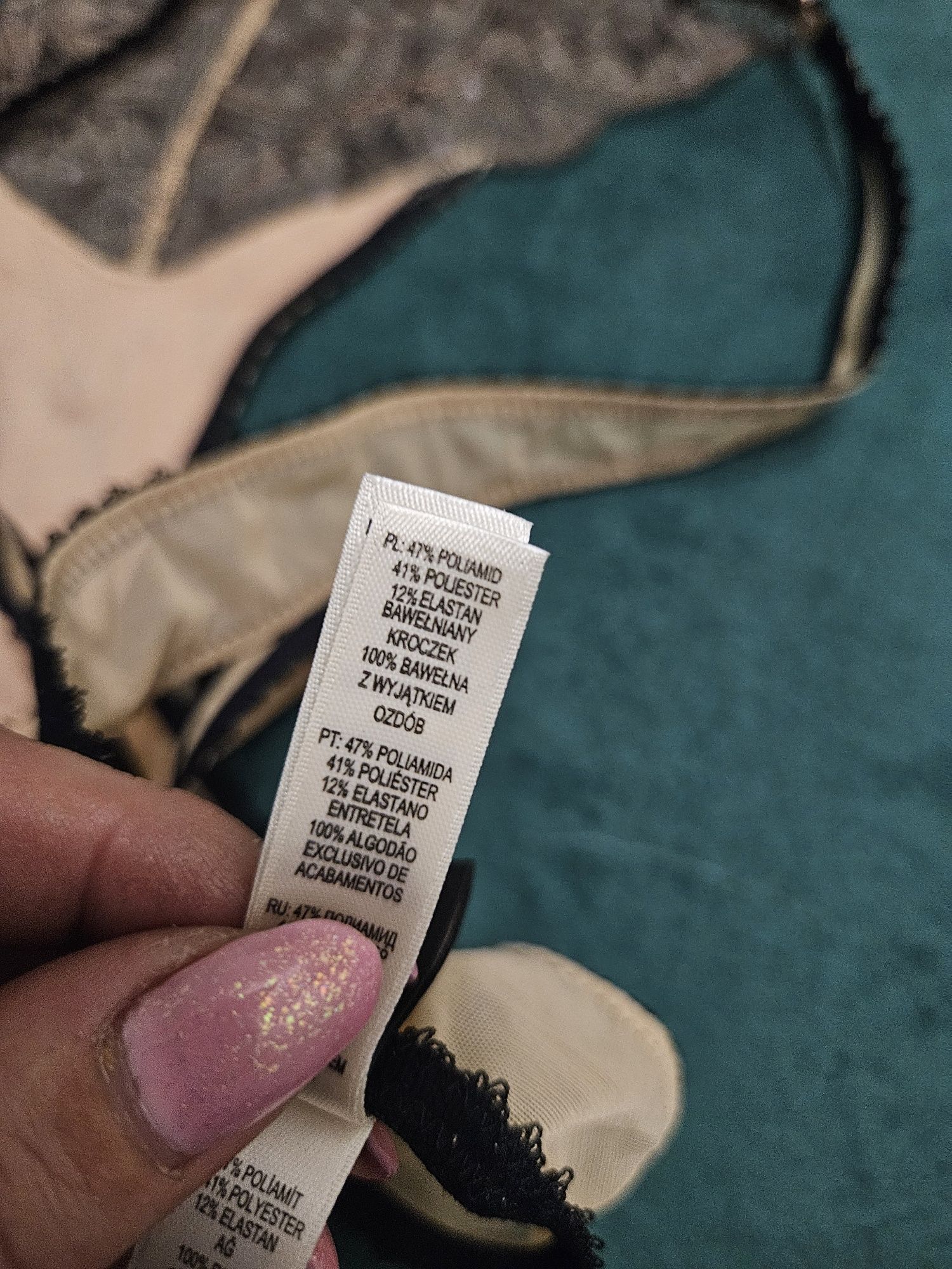 Stringi Gossard r.42/44