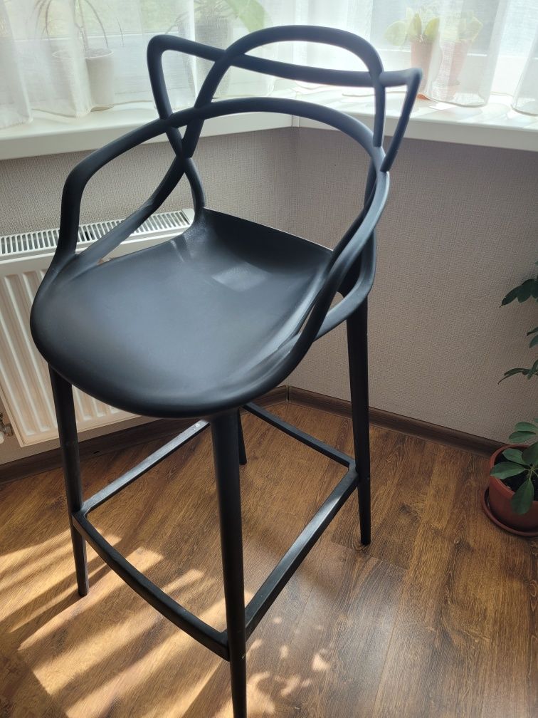 Барний стілець, чорний, пластик