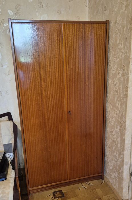 Komplet mebli PRL, wysoki połysk - meblościanka, szafy, fotele