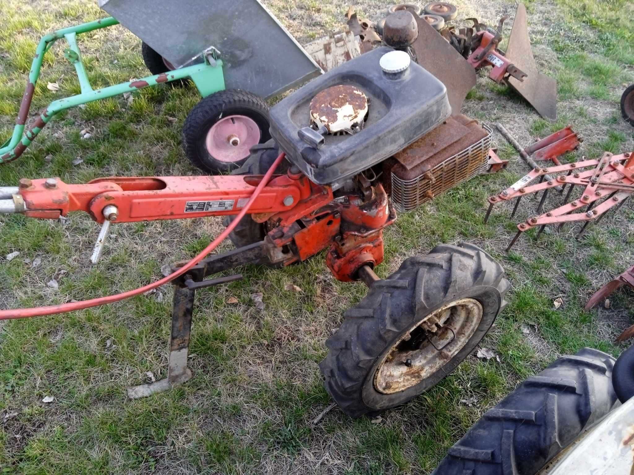 Zestaw dwoch mini ciagniczkow czeskiej produkcji Terra.