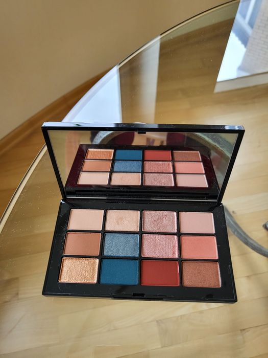 Палетка теней для век . SHISEIDO(LONDON)Дешево!