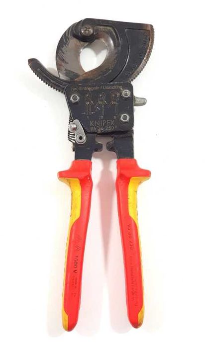 Profesjonalne nożyce do kabli KNIPEX 95 36
