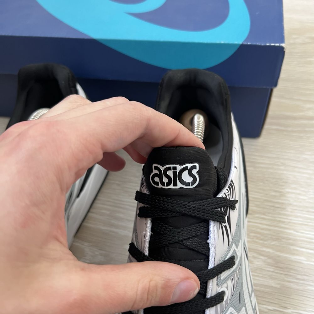 Кроссовки Asics оригинал размер 44