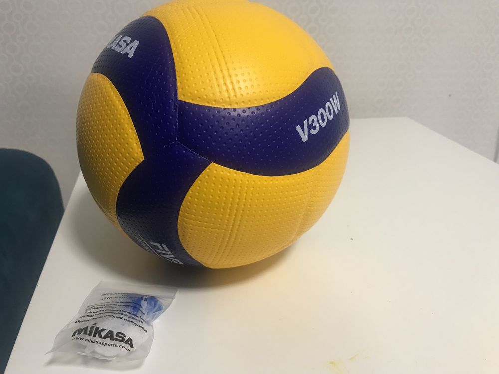 Волейбольні м'ячі Mikasa V300W 100% ОРИГІНАЛ