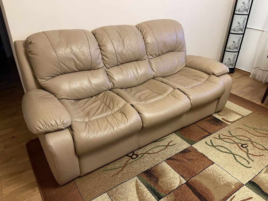 Sofa skórzana z funkcją spania w kolorze cappucino jak nowa