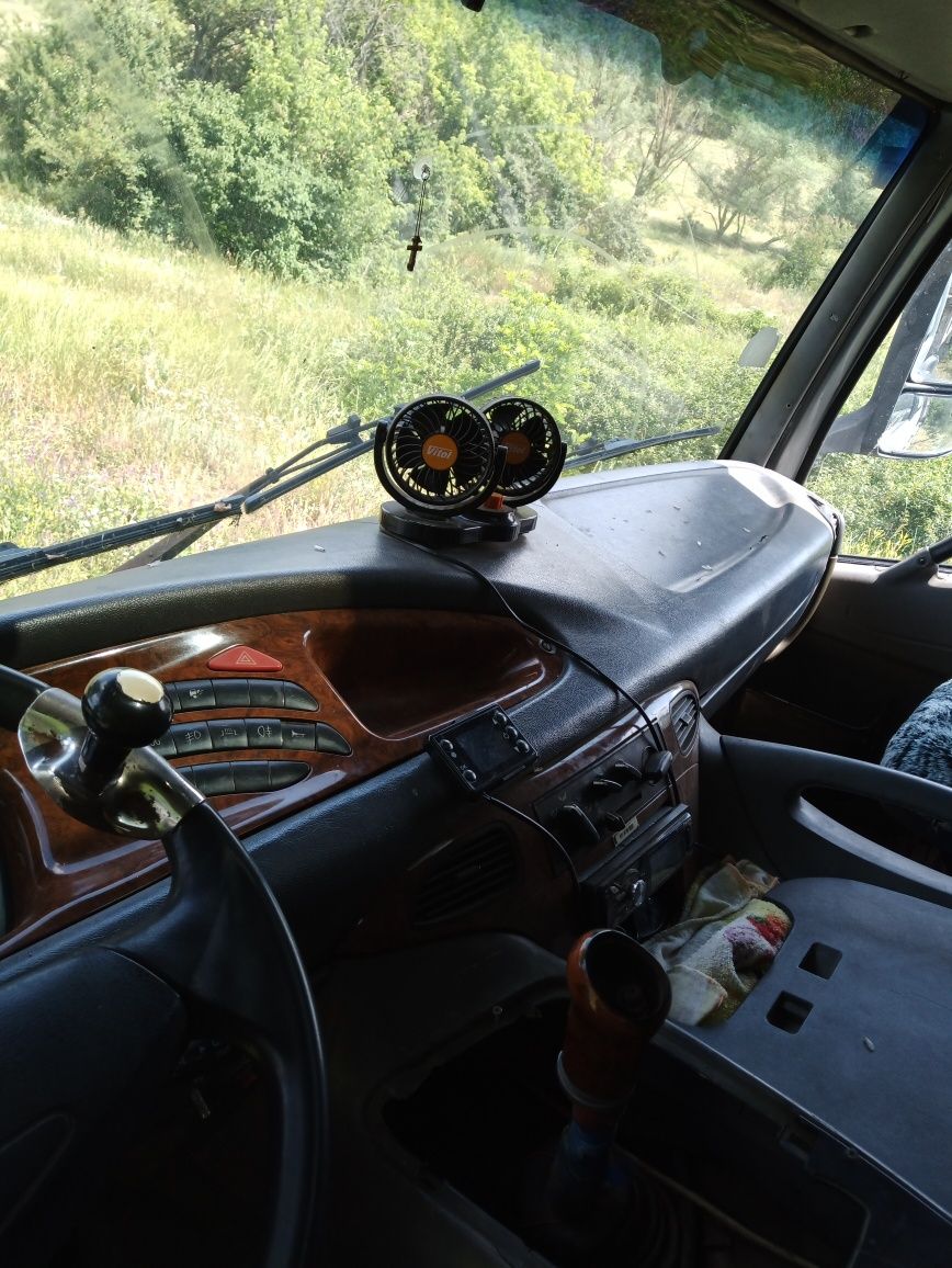 Продам тягач з причепом,