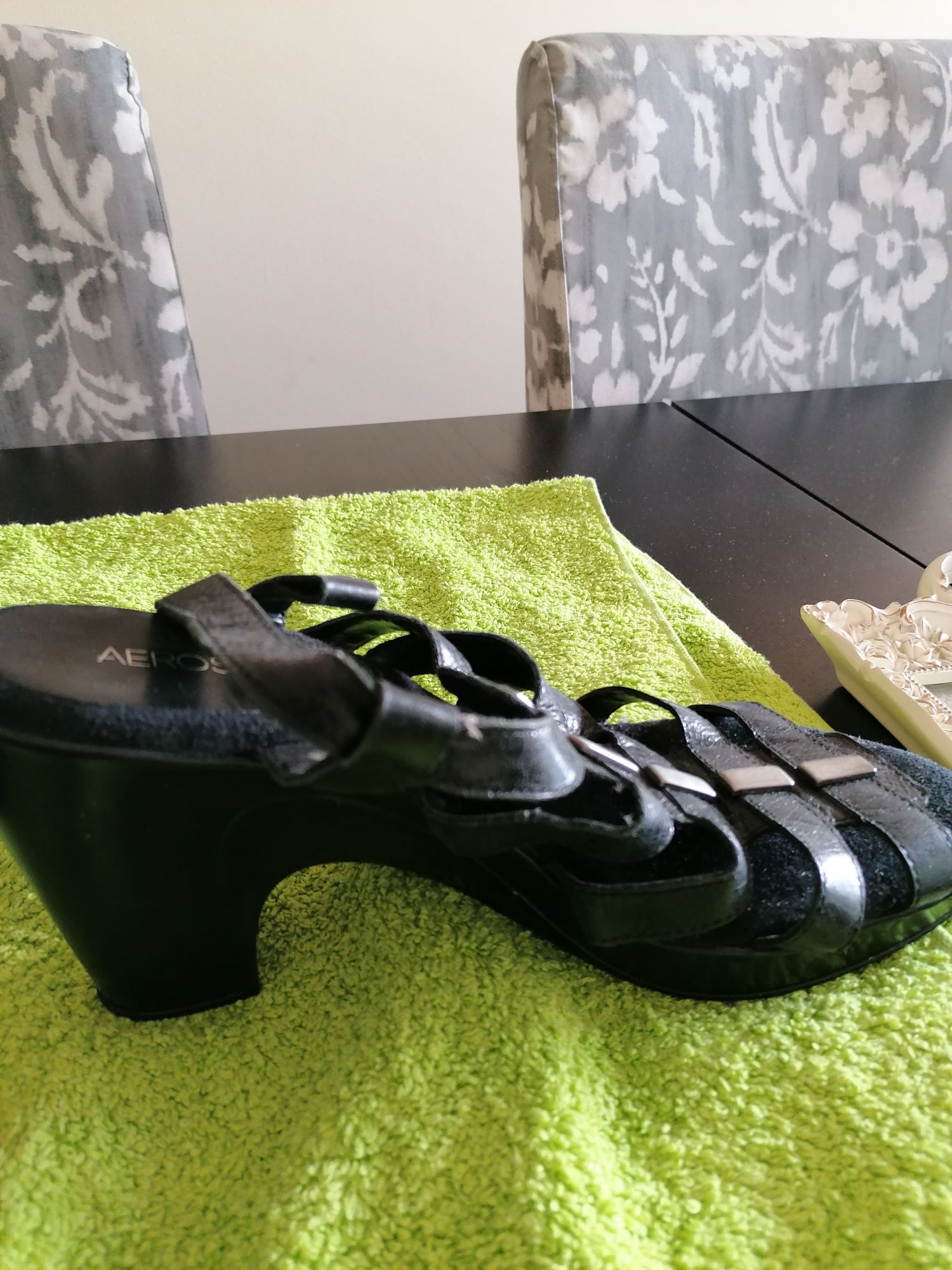 Sapato aberto, preto