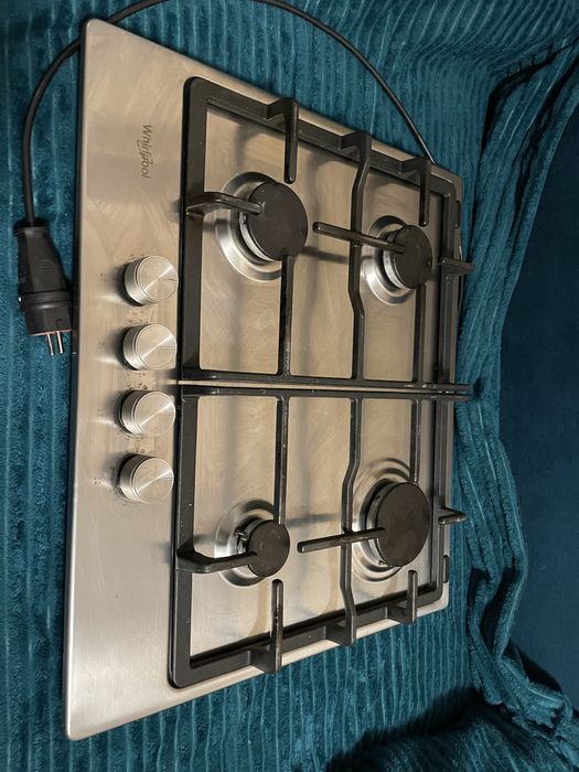 газова варильна поверхня Whirlpool.