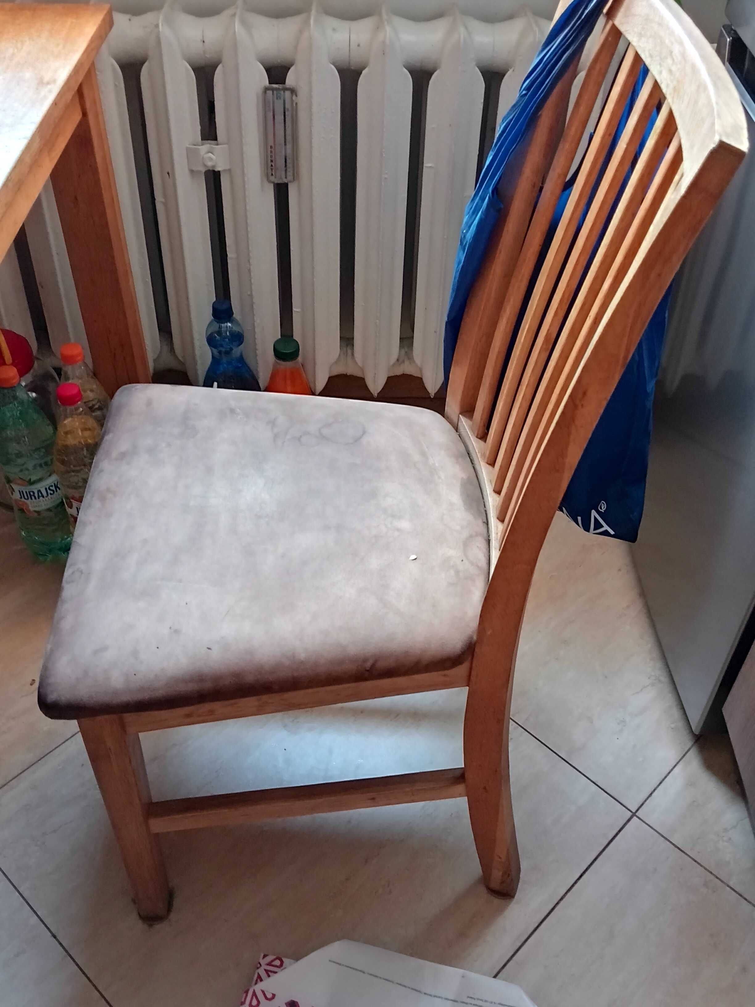 Stół plus krzesła
