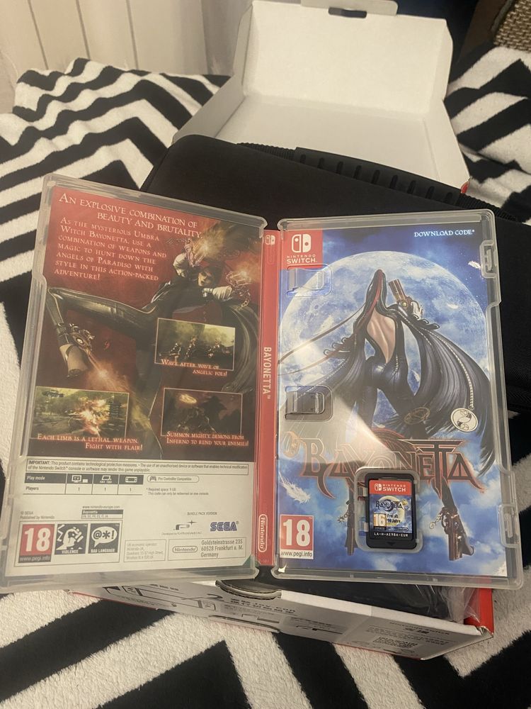 Nintendo Switch Oled [etui i gra Bayonetta 2 w zestawie!]