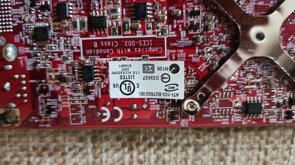 Karta graficzna ATI Radeon 102-B27602 B