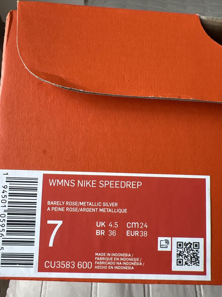 Продам кросівки nike 38 розмір