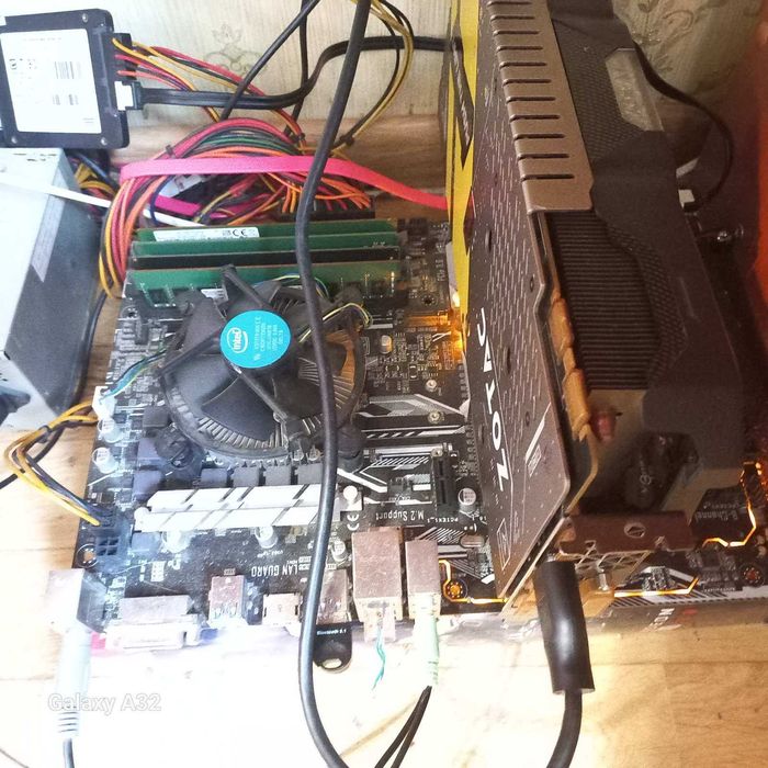 Доступний комплект на материнській платі Asus Z270