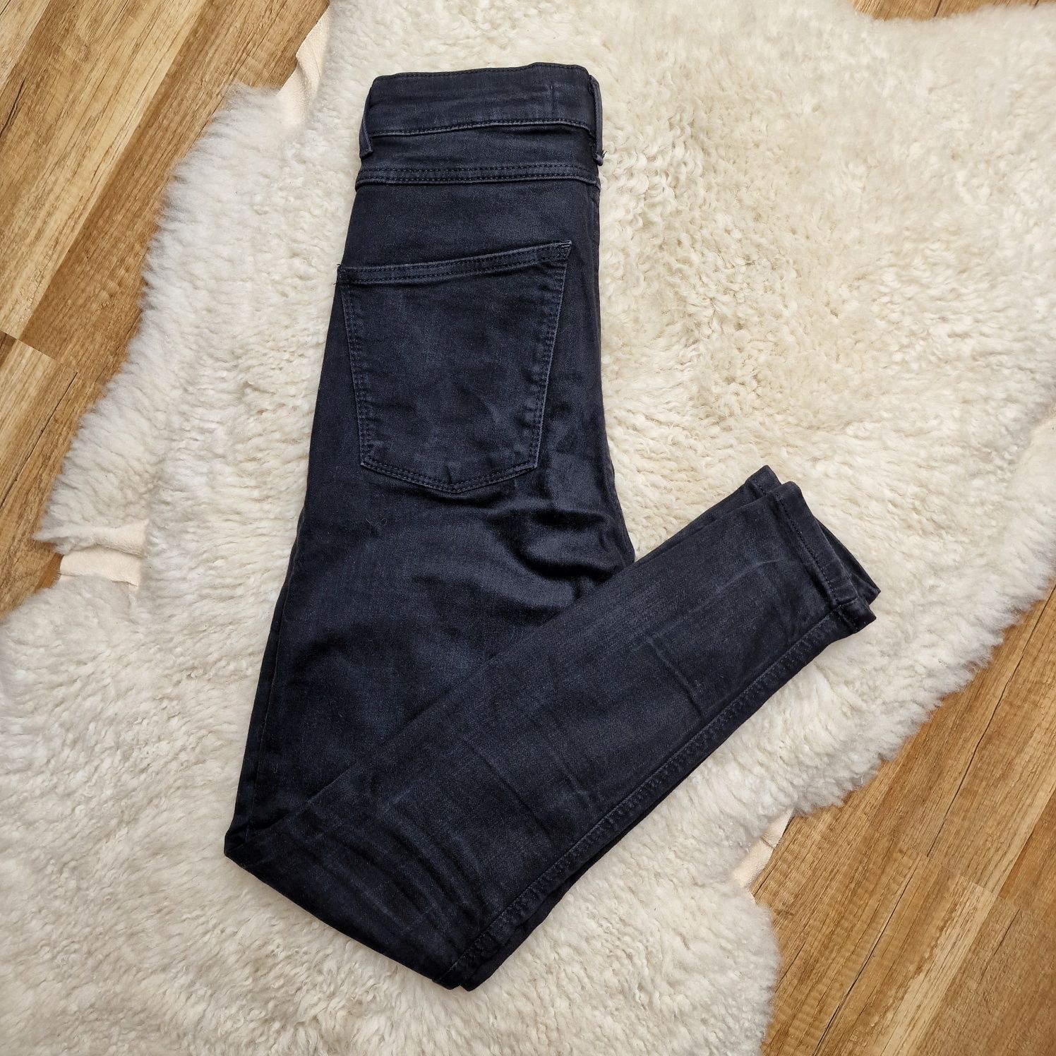 Czarne spodnie jeansowe rurki ZARA XS/34