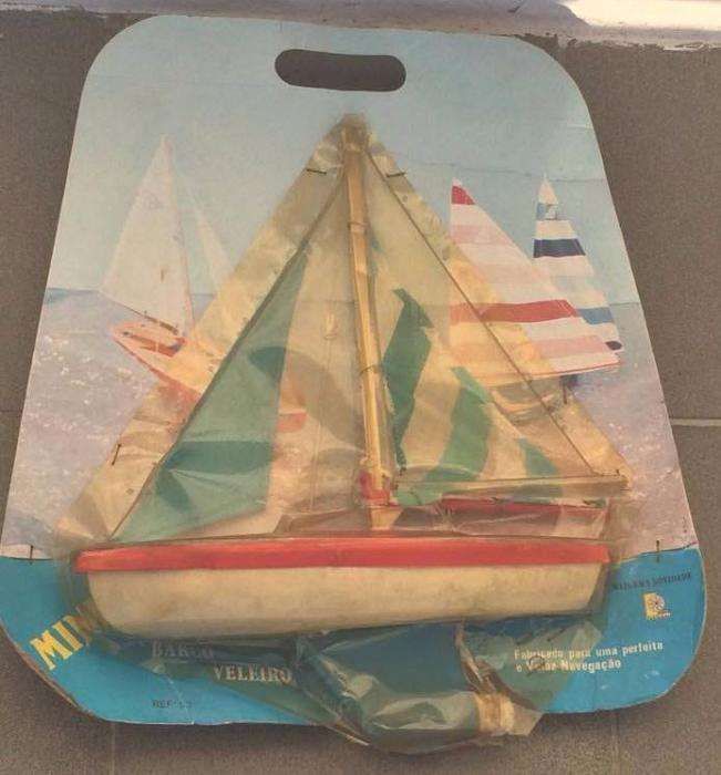 Rarissimo barco veleiro e mini prancha windsurf DA RADAR - Portugal