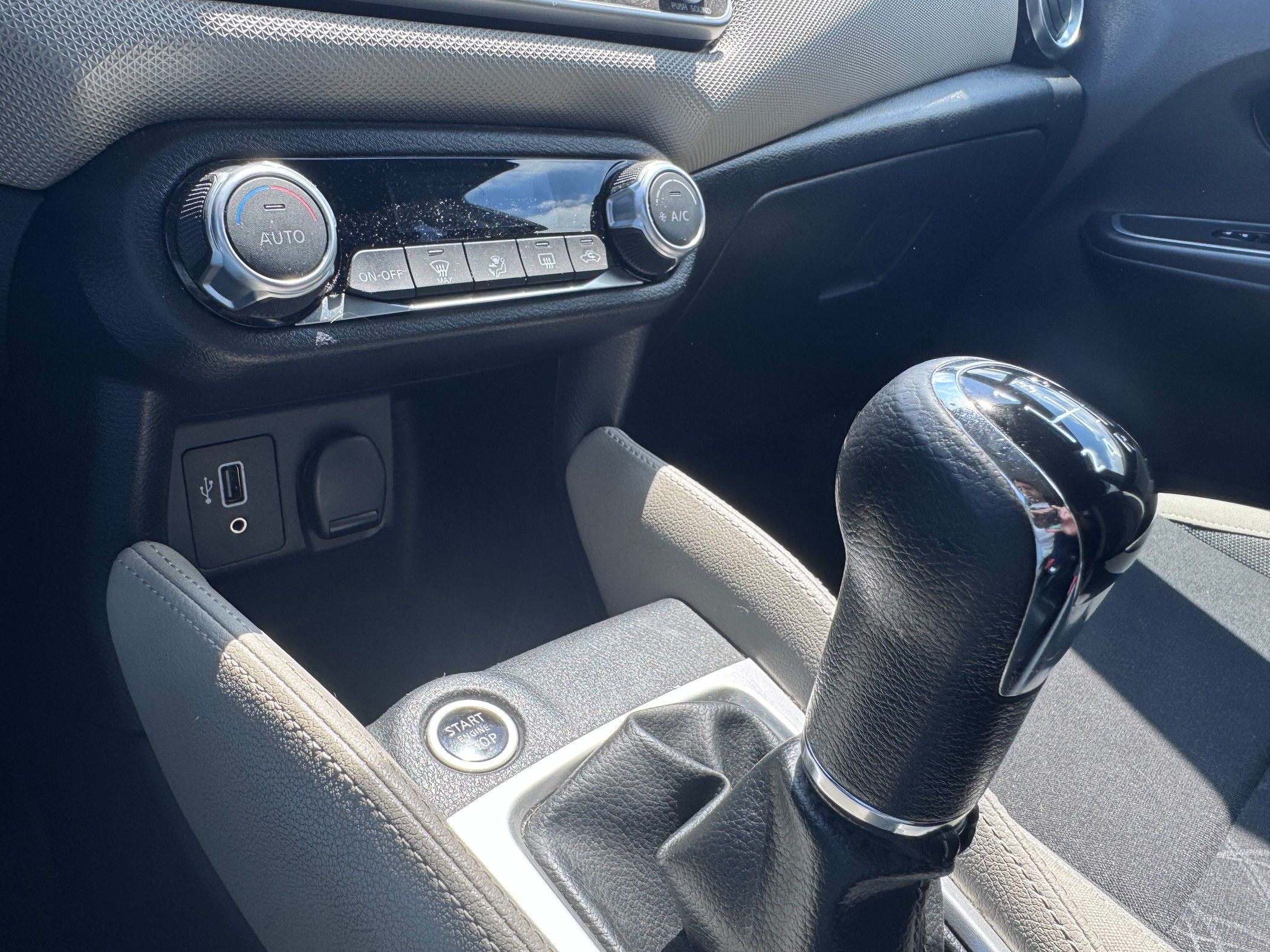 Nissan Micra 0.9 IG-T N-Connecta S/S