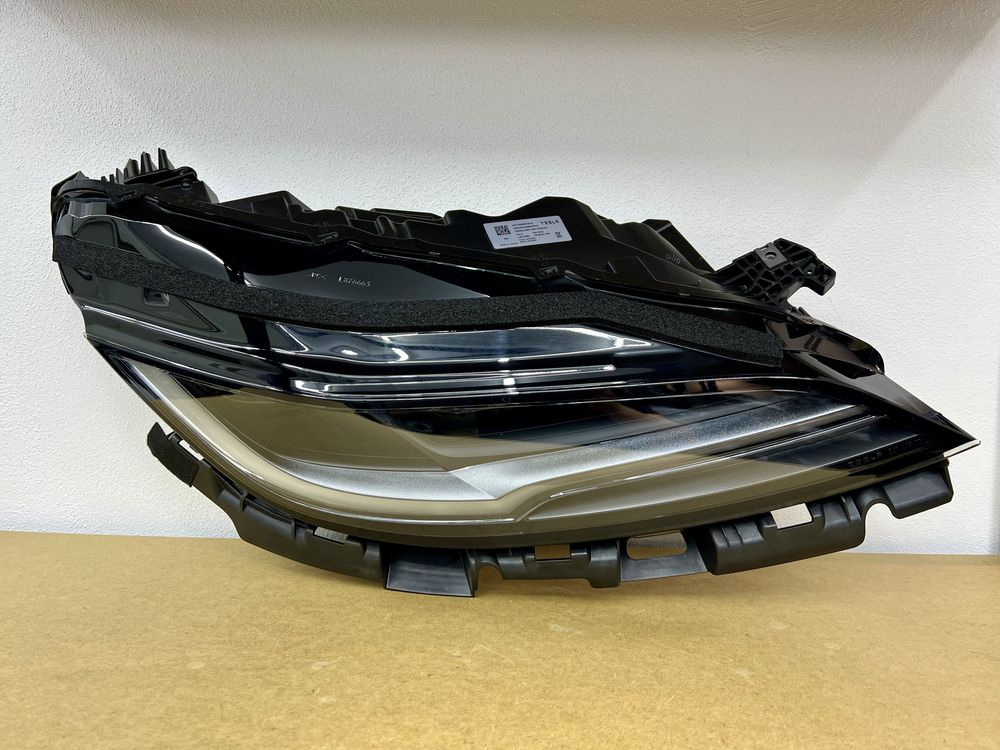 Lampy przód/przednie Tesla 3 III Highland LIFT Full Led prawa/lewa.