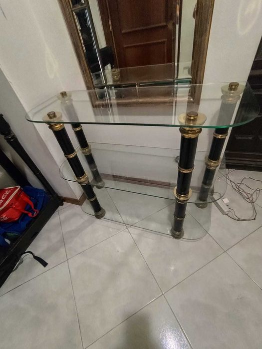 Credencia em vidro e espelho