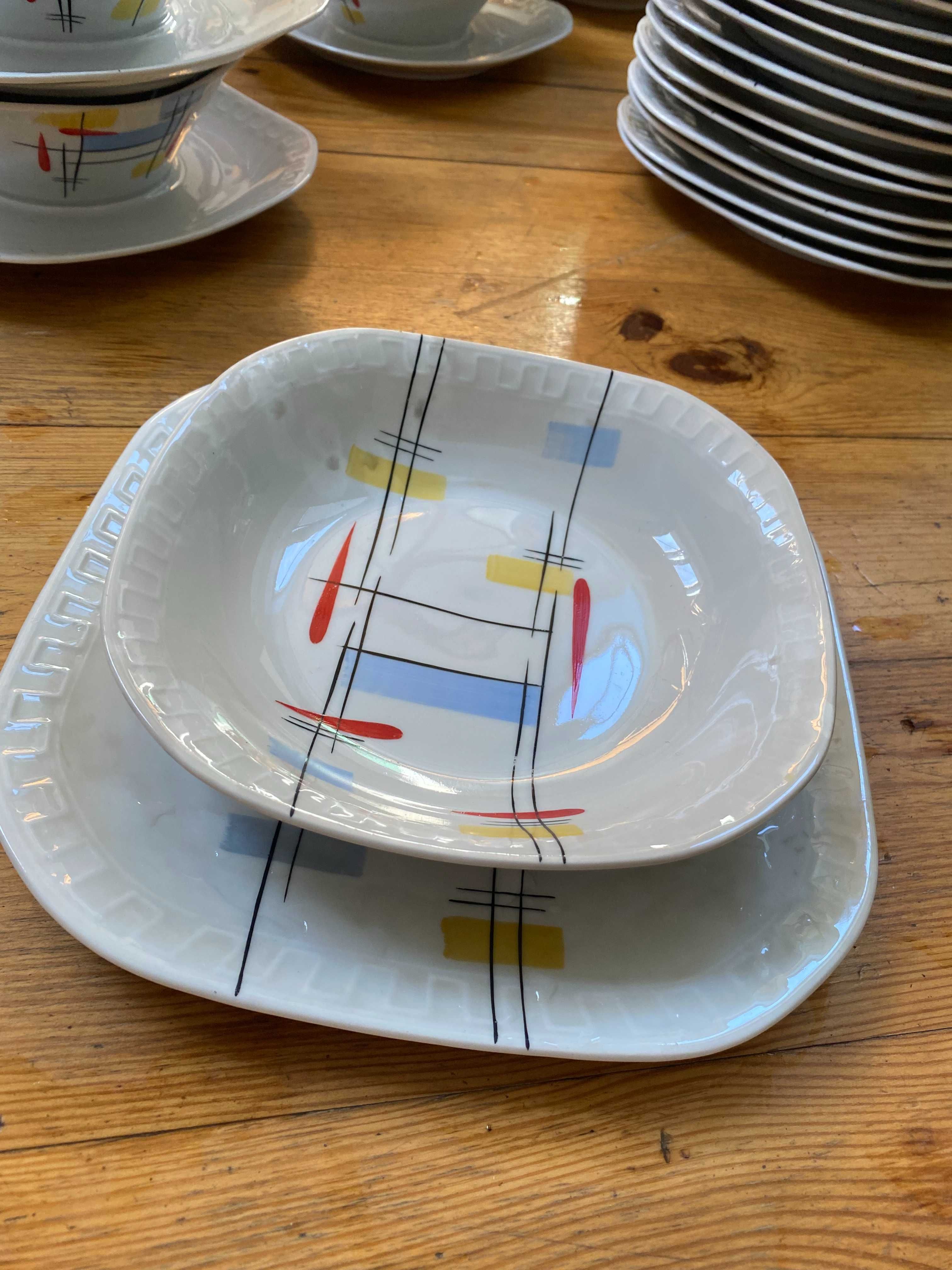 Serwis obiadowy (dla  18 osób) "Pikasiak" porcelana lata 60-te
