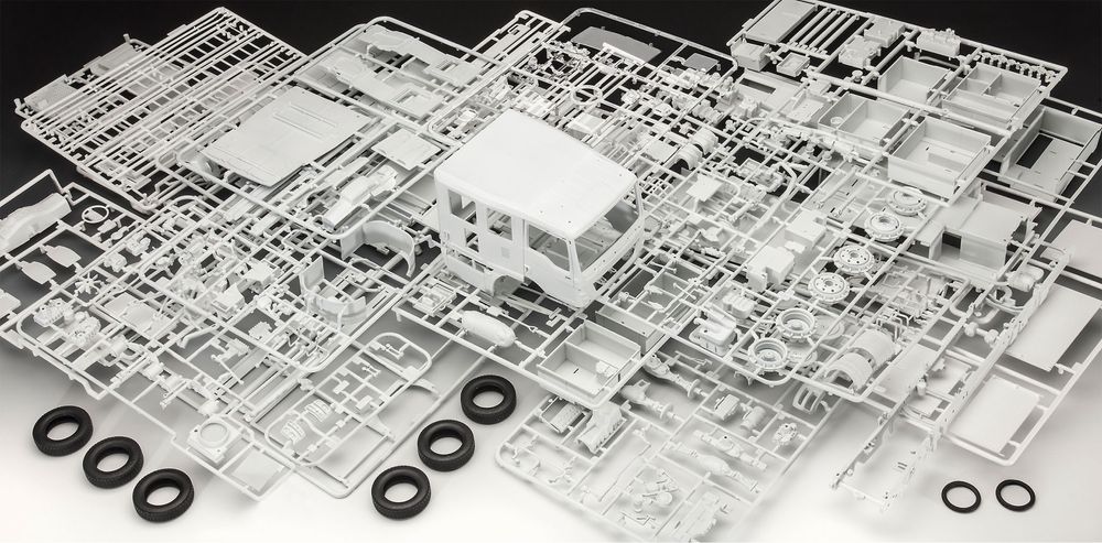 SAMOCHÓD model 1/24 Revell 07452 SCHLINGMANN HLF 20 VARUS 4