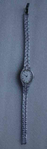Часы наручные женские Луч с браслетом производства СССР.