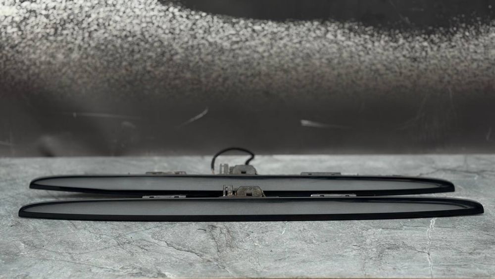 Планка підсвітки номера з кнопкою БМВ Е46 універсал Black Sapfir Шрот