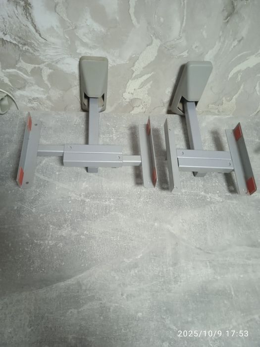 Настенное крепление для колонок