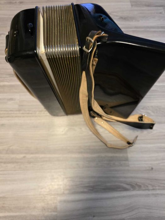 Akordeon firmy HOHNER Pirola III w super stanie