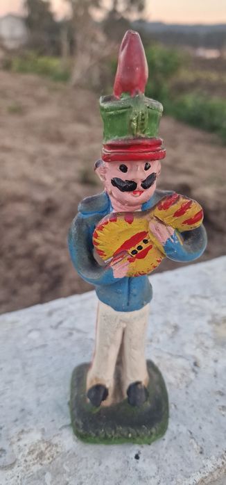 Musicos viana pintados mão  antigos com assobio atraz.